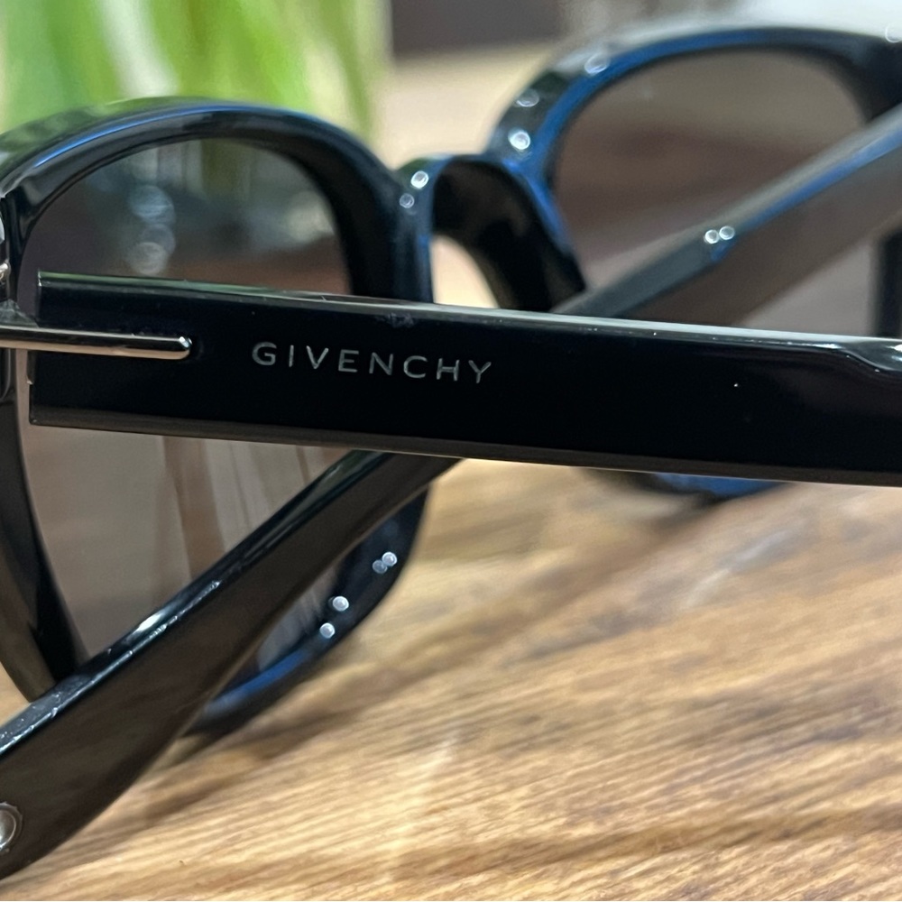 Givenchy black wayfarer sunglasses